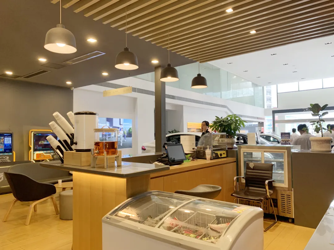 商業(yè)空間裝修|一汽大眾4S店裝修，不同色彩與材質(zhì)，賦予空間別樣質(zhì)感！