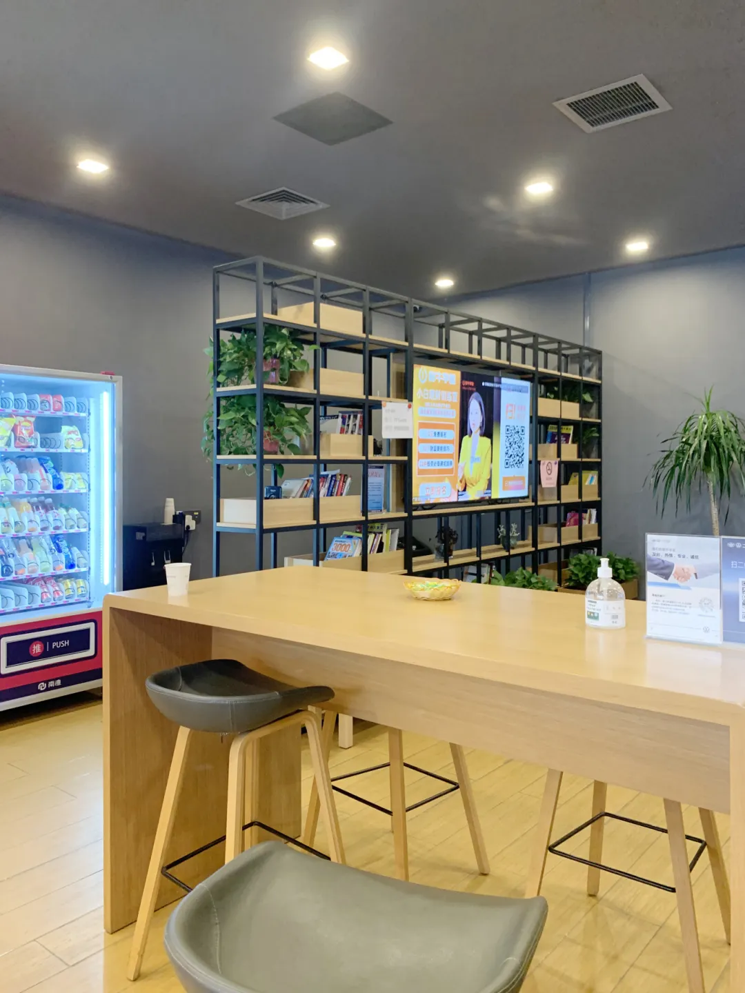 商業(yè)空間裝修|一汽大眾4S店裝修，不同色彩與材質(zhì)，賦予空間別樣質(zhì)感！