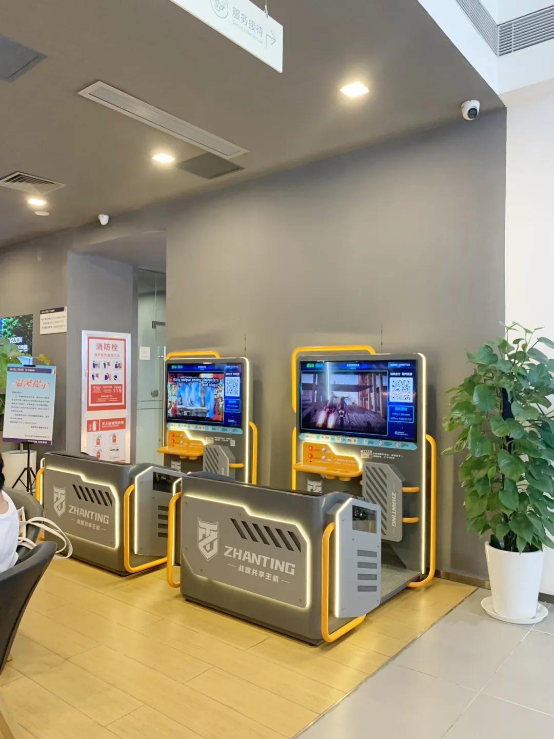 商業(yè)空間裝修|一汽大眾4S店裝修，不同色彩與材質(zhì)，賦予空間別樣質(zhì)感！